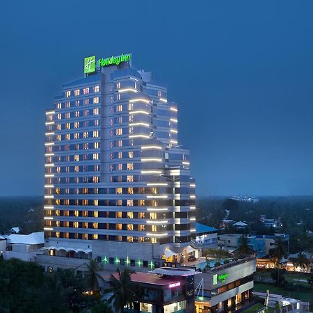 Holiday Inn Cochin By Ihg Kochi Exterior foto Holiday Inn, Phnom Penh