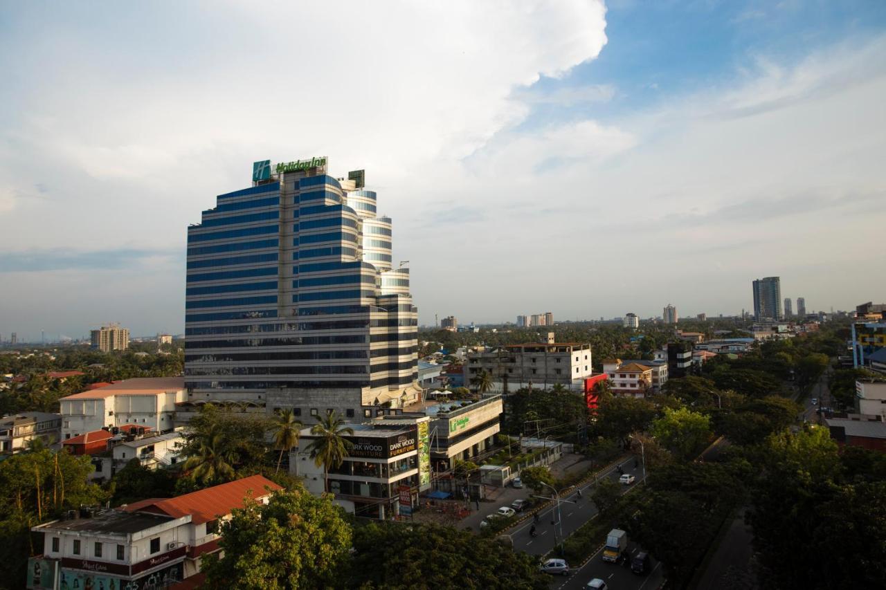 Holiday Inn Cochin By Ihg Kochi Exterior foto Holiday Inn Colombo