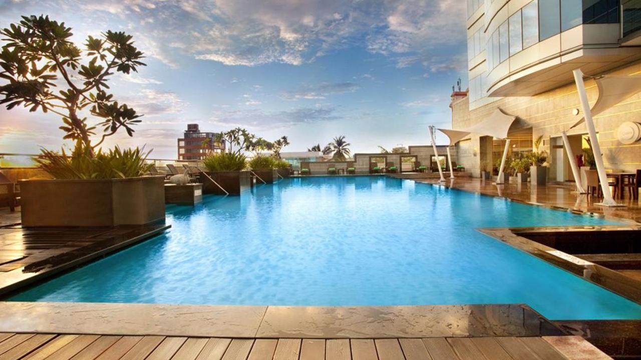 Holiday Inn Cochin By Ihg Kochi Exterior foto The Park, Hyderabad